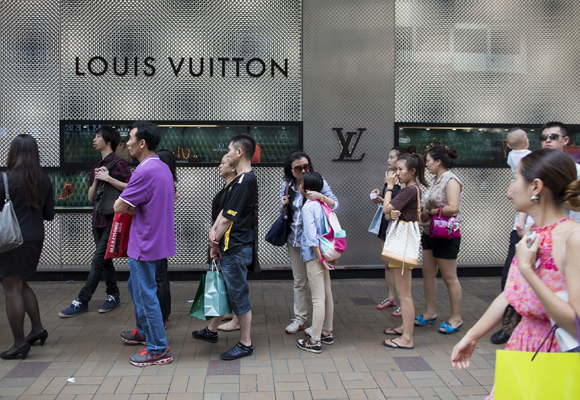 Archivo-compradores chinos tienda de Louis Vuitton (LV) bolsas y