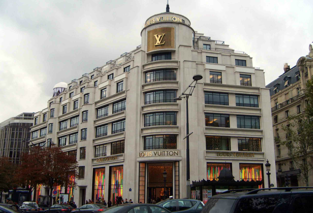 La casa de moda parisina Louis Vuitton lanza el nuevo bolso