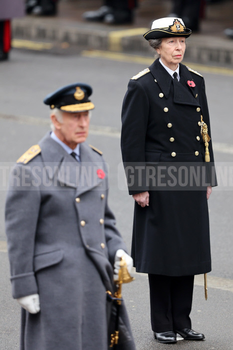 Carlos III y la princesa Ana durante los actos del Día del Recuerdo (Foto Gtres)