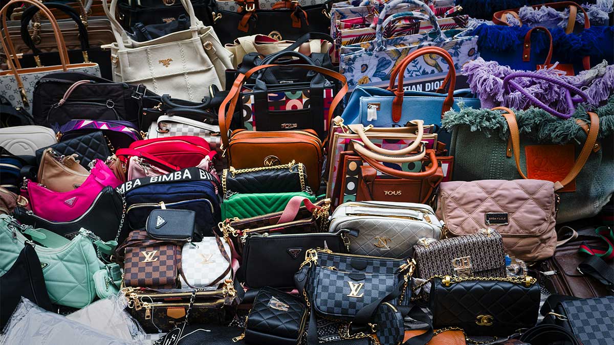 La tienda de lujo de segunda mano viral con bolsos por 100 euros