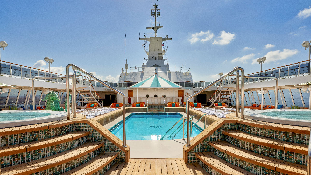 piscina crystal cruises