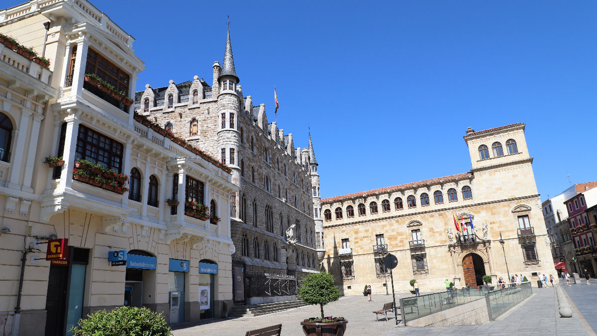 casa botines y palacio de los guzmanes